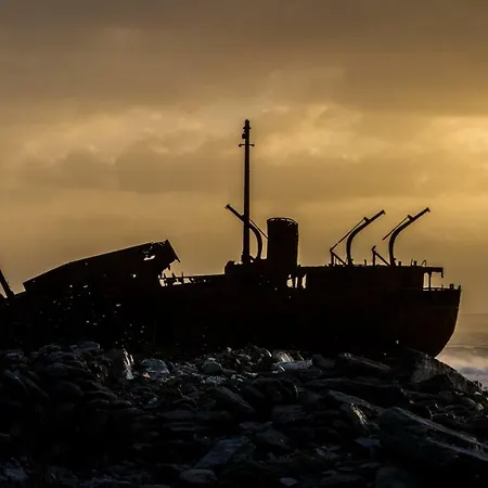 At An Moinear Inis Oírr